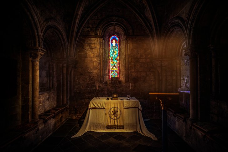 From medieval times, history and bloody memories lingers in one of the only and longest standing cathedrals in Norway. This is the story of the Bloody Monk in Nidarosdomen and the haunting of the Cathedral. 